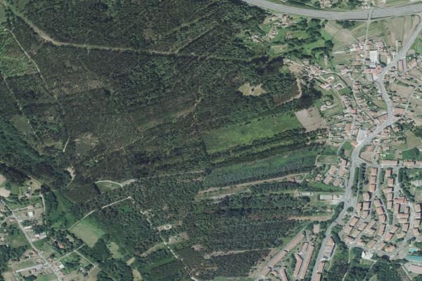 Vista aérea de vivienda en Boiro (A Coruña)