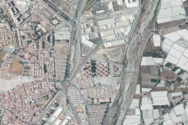 Vista aérea de vivienda en Roquetas de Mar (Almería)