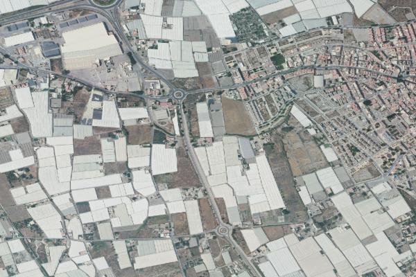 Vista aérea de vivienda en Roquetas de Mar (Almería)