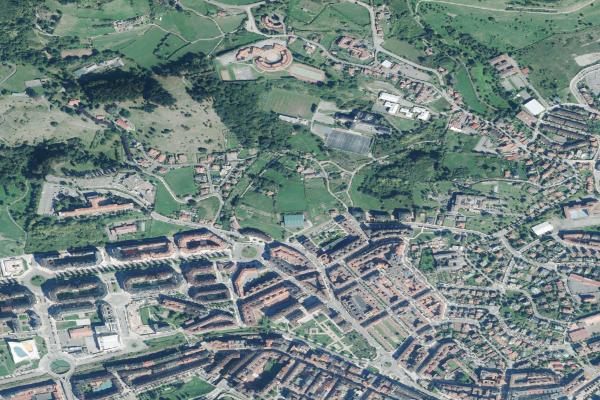 Vista aérea de finca rústica en Santa Eulalia de Oscos (Asturias)