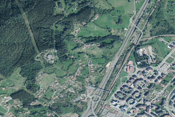 Vista aérea de garaje en Mieres (Asturias)