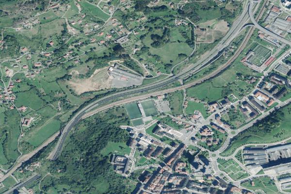 Vista aérea de garaje en Lugones (Asturias)