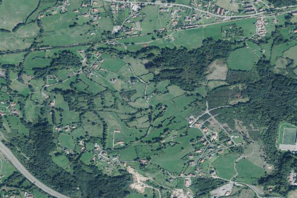 Vista aérea de garaje en Lugones (Asturias)