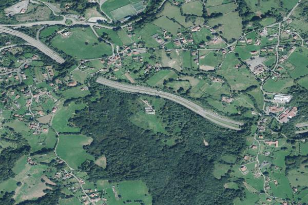 Vista aérea de garaje en Lugones (Asturias)