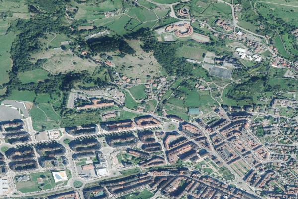 Vista aérea de vivienda en Oviedo (Asturias)