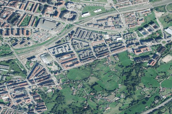 Vista aérea de vivienda en Aviles (Asturias)