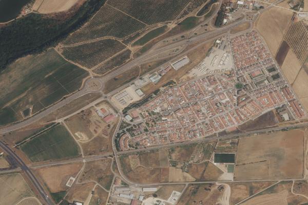 Vista aérea de nave industrial en Olivenza (Badajoz)