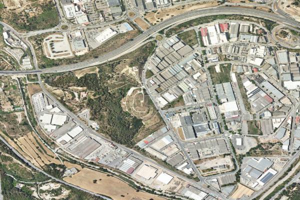 Vista aérea de local comercial en Sant Feliu de Llobregat (Barcelona)
