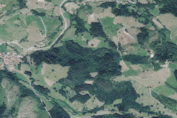 Vista aérea de inmueble en Pengagos (Cantabria)