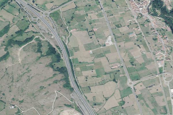 Vista aérea de inmueble en Penagos (Cantabria)