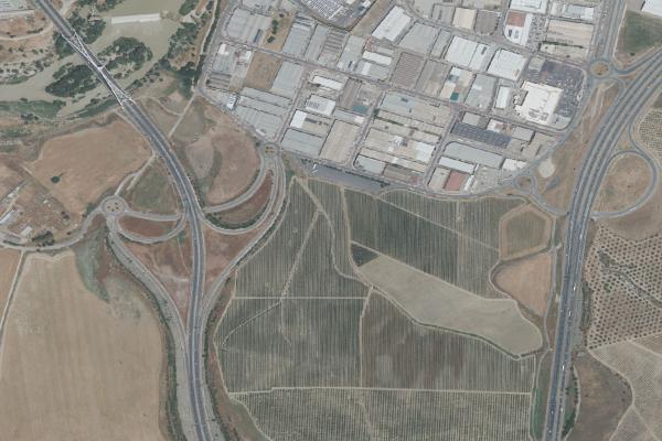 Vista aérea de nave industrial en Palma del Rio (Córdoba)
