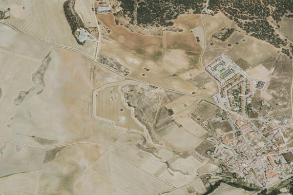Vista aérea de vivienda en Mira (Cuenca)
