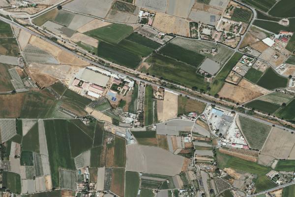 Vista aérea de local comercial en La Zubia (Granada)