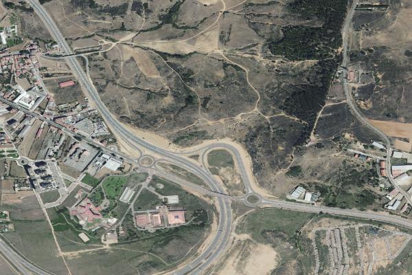 Vista aérea de vivienda en Lago de Omaña (León)