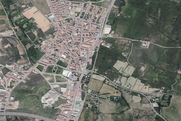 Vista aérea de finca rústica en Vegaquemada (León)