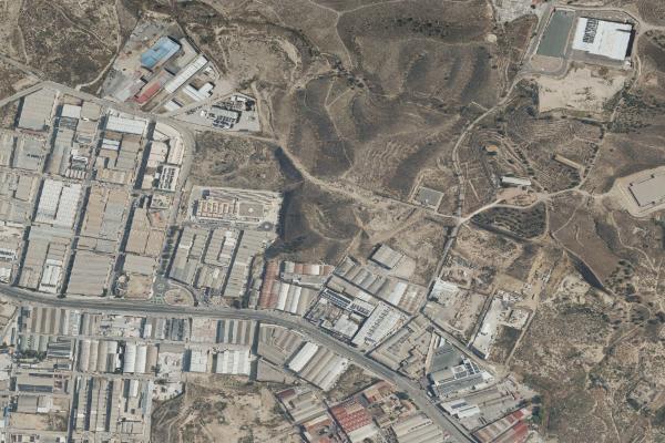 Vista aérea de nave industrial en Jumilla (Murcia)