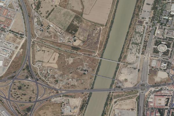 Vista aérea de solar en Villanueva del Ariscal (Sevilla)
