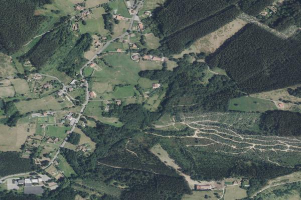 Vista aérea de finca rústica en Sopuerta (Bizkaia)